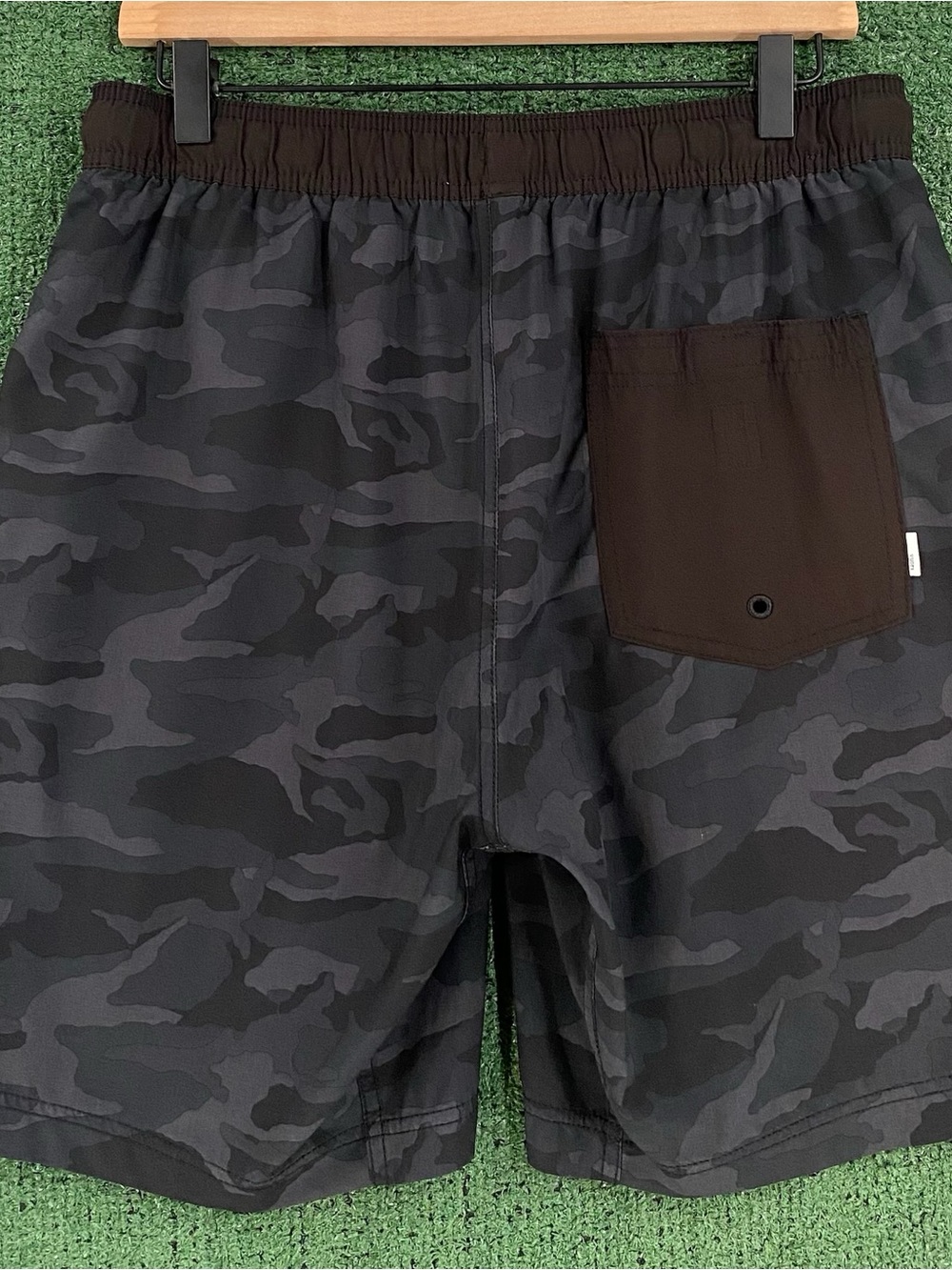 Vuori Kore Performance Black Watercolor Camo Camouflage Lined Shorts Mens Medium - Picture 5 of 8